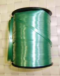 Лента упаковочная зеленая матовая, 1 м Лента упаковочная зеленая матовая. Оттенок немного ближе к цвету морской волны. Ширина 0,5 см